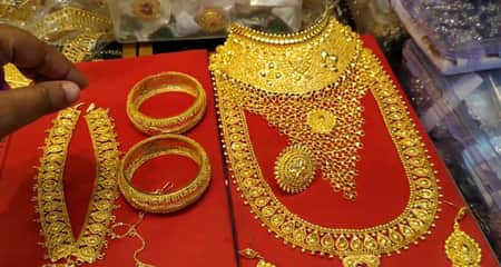আবারও বাড়ল সোনার দাম, জানুন বর্তমান মুল্য Gold