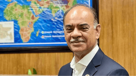 গ্রেপ্তারের পর ডিবি হেফাজতে সাবেক মন্ত্রী ফারুক খান
