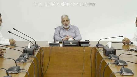 উপদেষ্টা মুহাম্মদ ফাওজুল কবির খান
