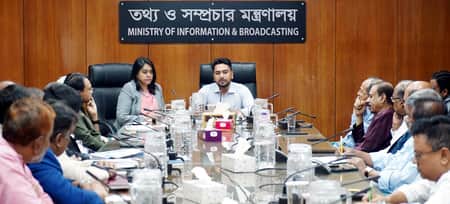 গণমাধ্যমের ওপর সরকারের কোনো চাপ নেই, বললেন তথ্য উপদেষ্টা