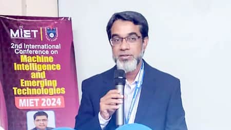 প্রযুক্তি কেন্দ্রিক গবেষণায় মনোযোগ দিতে হবে, উপাচার্য