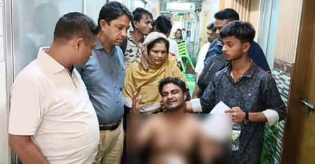 ছাত্রদল নেতার নেতৃত্বে সাংবাদিকের ওপর হা..মলা 10