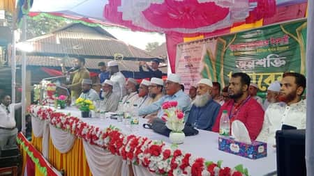 ‘১৬ বছর দেশটাকে লুটপাট করে খেয়েছে আওয়ামী লীগ’
