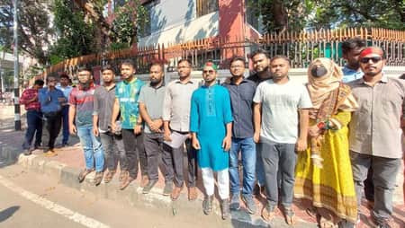 ৫ দফা আদায়ে সচিবালয়ে প্রবেশ করেছে জবি শিক্ষার্থীদের প্রতিনিধিদল