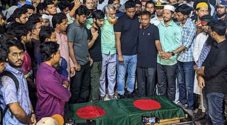 শহীদ মিনারে আন্দোলনের সর্বশেষ শহীদ আব্দুল্লাহর জানাজা অনুষ্ঠিত Abdullah