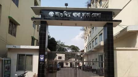 আশুলিয়ায় ডিস ব্যবসায়ীকে মা.র.ধ.র করে টাকা ছি.নতাইয়ের অভিযোগ ডিস ব্যবসায়ী