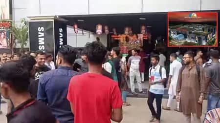 দোকানে চুরির অভিযোগে রাস্তা আটকে যমুনা ফিউচার পার্কের ব্যবসায়ীদের বিক্ষোভ Jamuna Future Park