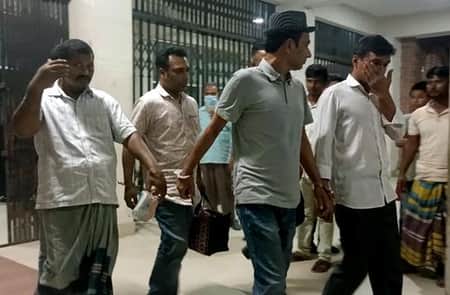 সাংবাদিকের বাড়িতে ভাংচুরের মামলায় স্বেচ্ছাসেবক লীগ নেতাসহ ৩ জন কারাগারে