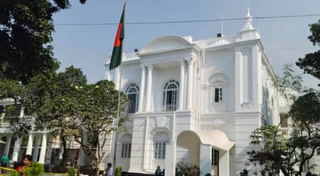 ট্রাইবুনালের কাঠগড়ায় গুলশানের সাবেক ওসির কান্নাকাটি OC