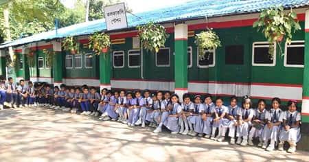 রেলগাড়িতে চেপে বিদ্যালয় থেকেই মহাকাশযাত্রা School