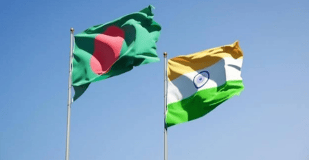 কলকাতায় ড. ইউনূসের কুশপুত্তলিকা পোড়ানো-জাতীয় পতাকার অবমাননার নিন্দা বাংলাদেশের