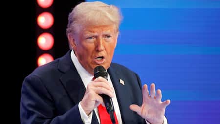 ভোটের রাতেই বিজয়ীর নাম ঘোষণা চান ট্রা.ম্প Donald Trump