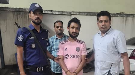 আশুলিয়ায় ইয়াবাসহ কারবারি আটক Yaba Karbare