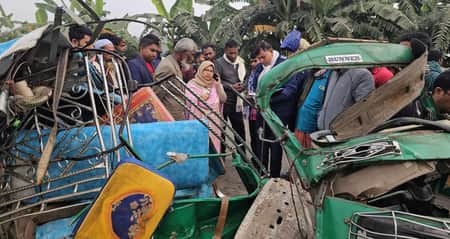 কুলিয়ারচরে সিএনজি-মাইক্রোবাসের মুখোমুখি সং..ঘর্ষ, নিহত ২ CNG
