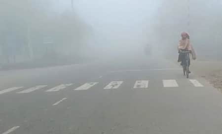 দেশের বিভিন্ন জায়গায় মাঝারি থেকে ঘন কুয়াশার আভাস Kuyasha