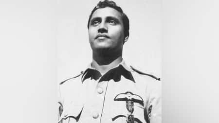 বাংলাদেশি যে পাইলটের ভ..য়ে কাঁপত ভারত ও ই..সরায়েল Pilot