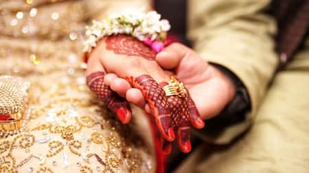 স্বামীর বী..র্য পাচার করে স্ত্রী, তারপর যা ঘটলো
