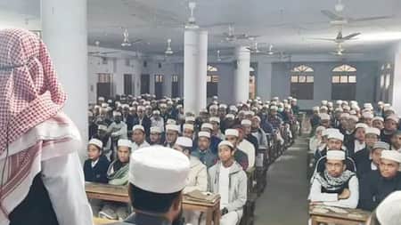মাদ্রাসা শিক্ষার্থীদের ছুটি