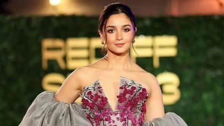 সোশ্যাল মিডিয়া থেকে বিদায় নিতে চান আলিয়া ভাট আলিয়া ভাট