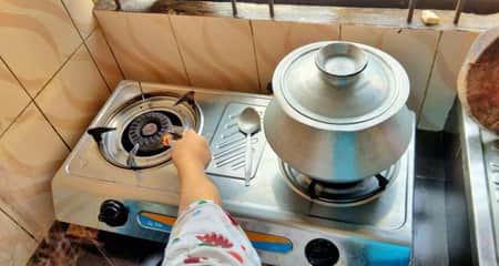 বাসায় গ্যাস সংকটে