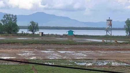 সংঘর্ষের মুখে
