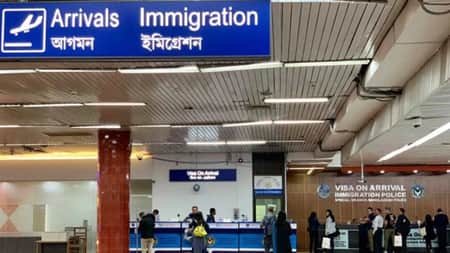 বাংলাদেশে ‘অন অ্যারাইভাল ভিসা’ আপাতত বন্ধ ঘোষণা অন অ্যারাইভাল ভিসা
