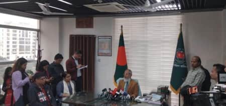 নির্বাচনি কর্মকর্তারা গণভোট