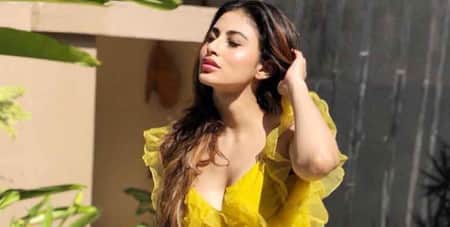 অভিনেত্রী মৌনী রায়