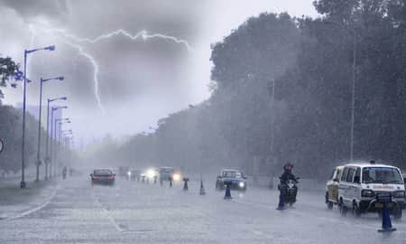 বজ্রবৃষ্টির আভাস