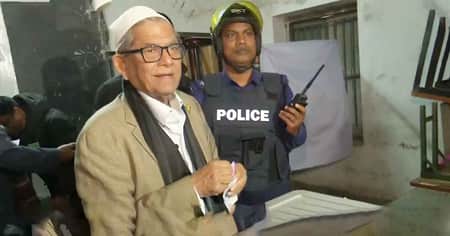ভোট দিলেন