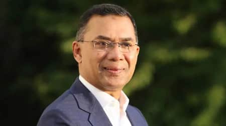 সংবাদ সম্মেলনে আসছেন