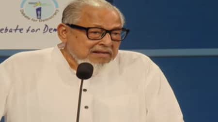 উপদেষ্টা নজরুল ইসলাম খান
