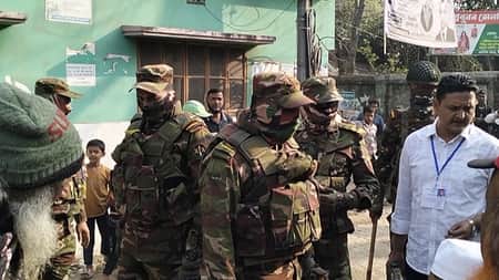 সেনাবাহিনীর হাতে বিএনপি নেতা আটক বিএনপি নেতা