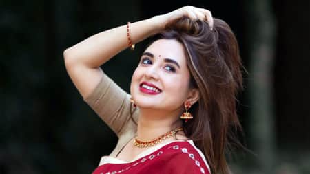 হাসপাতাল থেকে বাসায় ফিরলেন অভিনেত্রী তানিয়া বৃষ্টি Tania Brishty