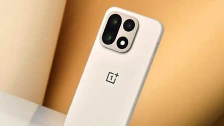OnePlus 16 লিক স্পেসিফিকেশনেই ইঙ্গিত দিচ্ছে বড় হার্ডওয়্যার পরিবর্তনের oneplus-15