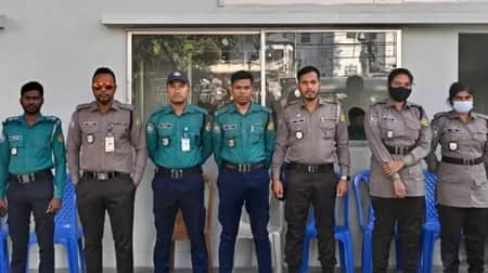 আগের পোশাকের পক্ষে মত
