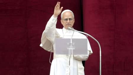 যারা যুদ্ধে জড়ায়, সৃষ্টিকর্তা তাদের প্রার্থনায় সাড়া দেন না : পোপ পোপ