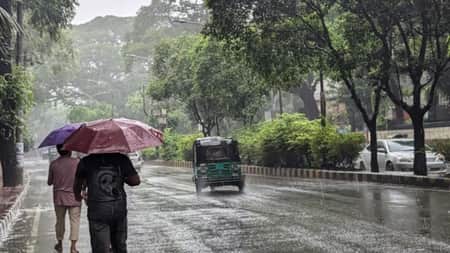 ঢাকাসহ ৬ অঞ্চলে দুপুরের মধ্যে ঝড়-বৃষ্টির আভাস ঝড়-বৃষ্টির আভাস