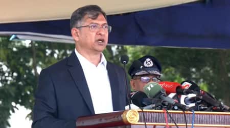 বর্তমান পোশাকে পুলিশ সদস্যরা সন্তুষ্ট নয় : স্বরাষ্ট্রমন্ত্রী স্বরাষ্ট্রমন্ত্রী