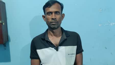 অস্ত্রধারী