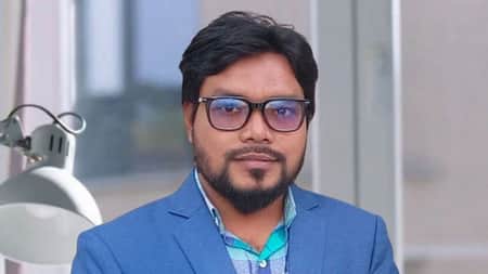 স্বরাষ্ট্রমন্ত্রীকে নিয়ে ‘কুরুচিপূর্ণ’ পোস্ট শেয়ার, বিশ্ববিদ্যালয় কর্মকর্তা বরখাস্ত younus