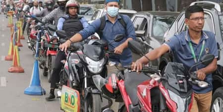 সরকারি দপ্তরের যানবাহনের জন্য বিশেষ তেল লাইন চালুর নির্দেশ তেল