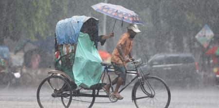টানা ৫ দিন বজ্রসহ বৃষ্টির পূর্বাভাস, সতর্ক করল আবহাওয়া অধিদপ্তর পূর্বাভাস