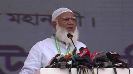 রাজপথে নামতে বাধ্য