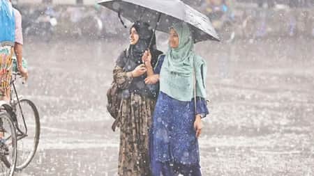 টানা ৫ দিন বজ্রসহ বৃষ্টির পূর্বাভাস বৃষ্টির পূর্বাভাস