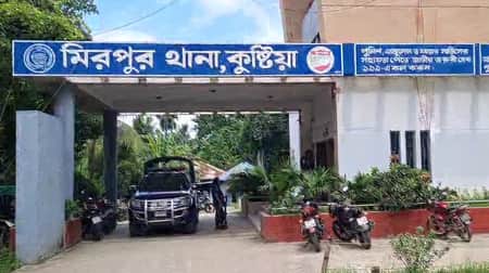 আটক হয়েছেন