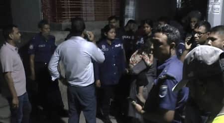 ফতুল্লায় চাঁদা না পেয়ে গাড়িচালককে কুপিয়ে জখম, আটক ২ জখম