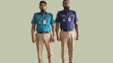 প্যান্ট হচ্ছে খাকি