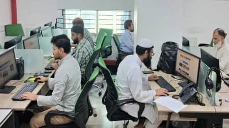 সাত দিনের ঈদ ছুটি শেষে সোমবার খুলছে অফিস-আদালত ও ব্যাংক অফিস-আদালত ও ব্যাংক