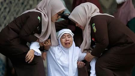 100 lashes in public
